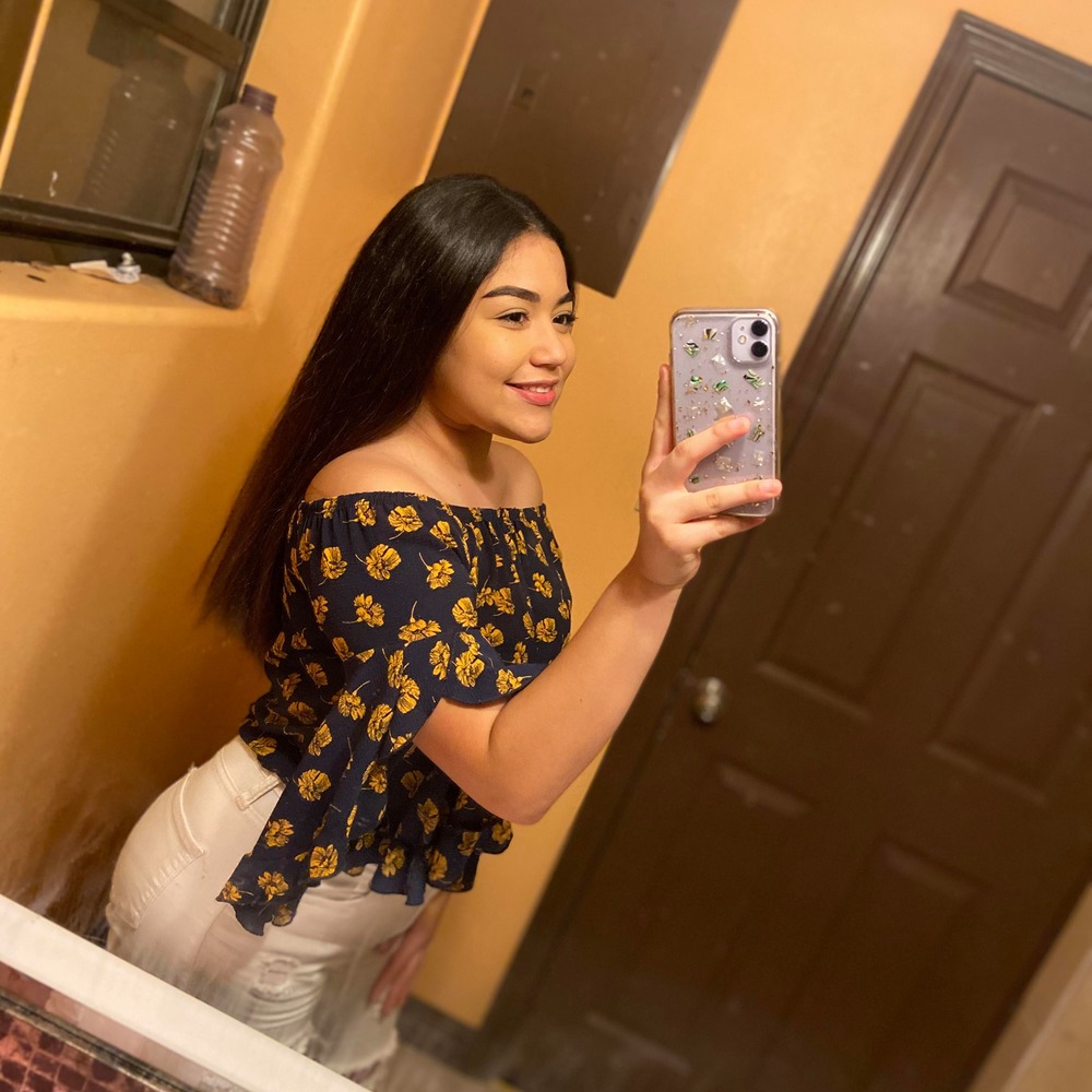 Meet your Posher, Kassandra